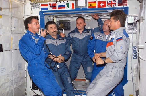 Expedition 8 / Expedition 9 official Change of Command Ceremony in U.S. Lab