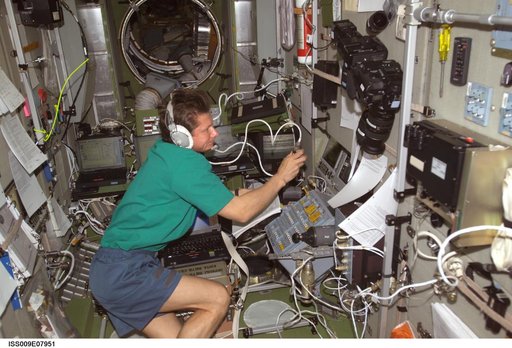 Padalka conducts a test of the TORU Teleoperator Control System in the SM during Expedition 9