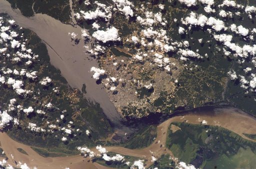 Crew Earth Observations (CEO) taken during Expedition 9 over Brazil