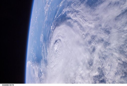 iss009e18178