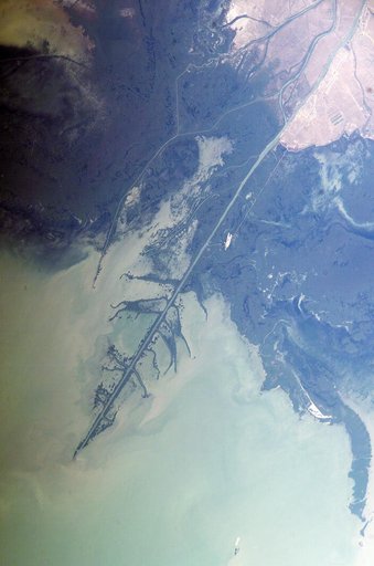 iss009e18679