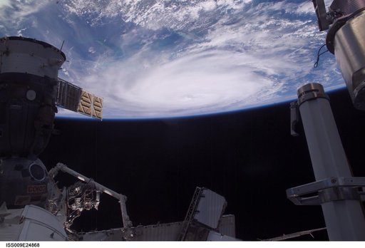 iss009e24868