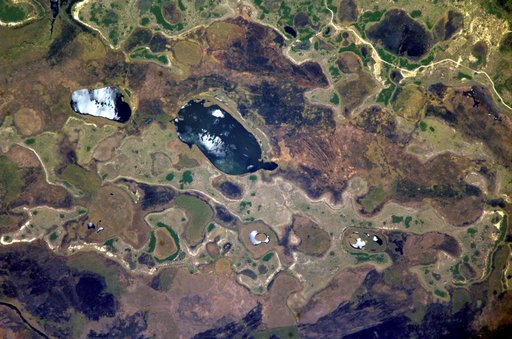 Earth Observations taken by the Expedition 10 crew