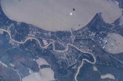 Earth Observations taken by the Expedition 10 crew