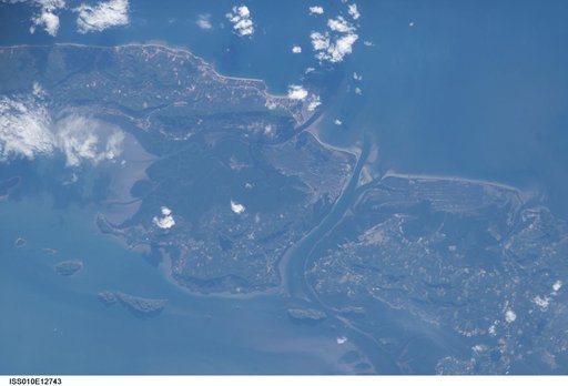 Earth Observations taken by the Expedition 10 crew
