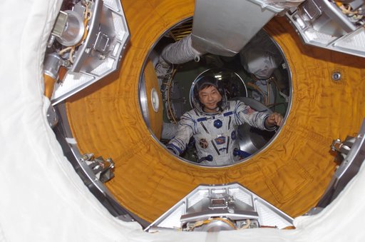 Chiao wearing Sokol suit in the SM taken during Expedition 10