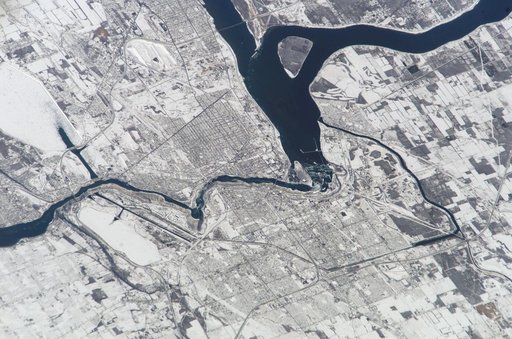 Earth Observations taken by the Expedition 10 crew