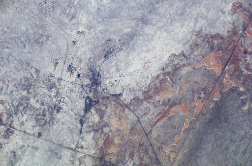 Earth Observations taken by the Expedition 10 crew
