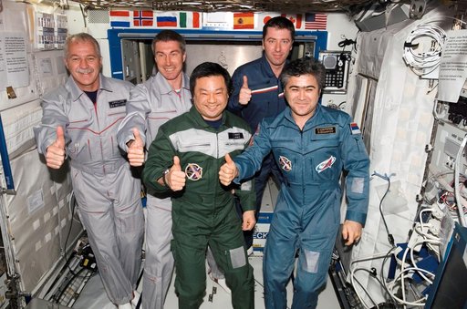 Expedition 10 and 11 Crewmembers in the U.S. Laboratory