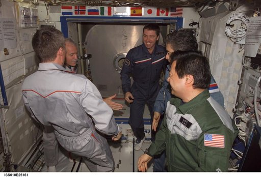 Expedition 10 and 11 Crewmembers in the U.S. Laboratory