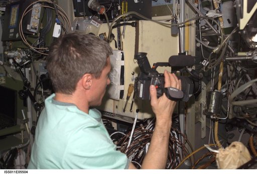 Krikalev during Elektron repair