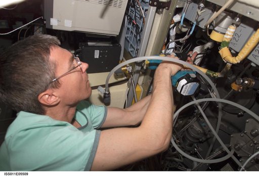 Krikalev during Elektron repair