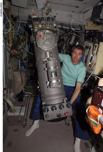 Krikalev during Elektron repair