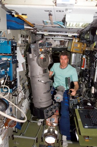 Krikalev during Elektron repair