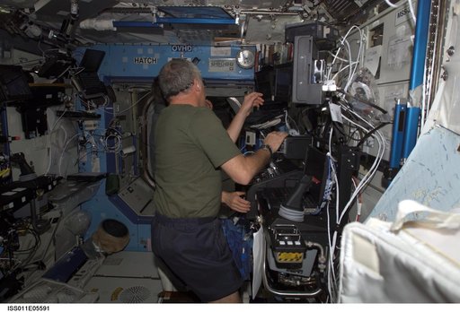 Phillips and Krikalev  in U.S. Laboratory during SSRMS proficiency training