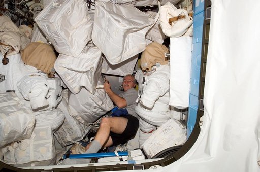 Phillips in A/L Crewlock (C/L) compartment