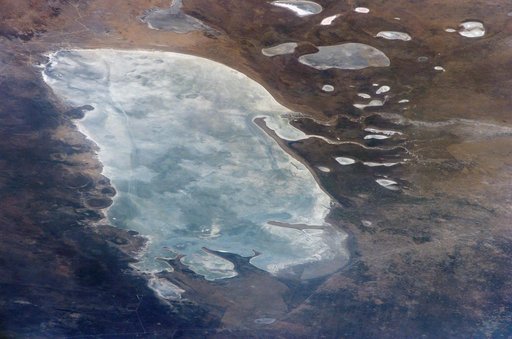 Earth observations taken by the Expedition 11 crew