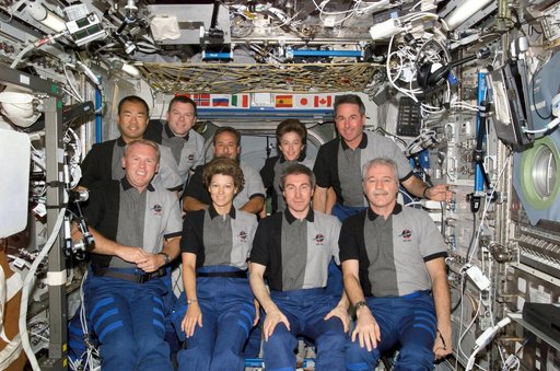 STS-114 and Expedition 11 on-orbit crew portrait