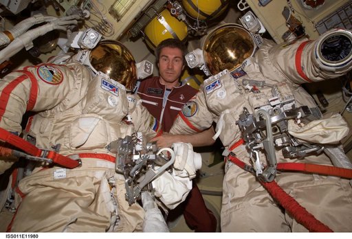Krikalev with Orlan suit in DC1 airlock