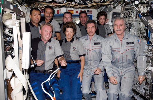 STS-114 and Expedition 11 on-orbit portrait