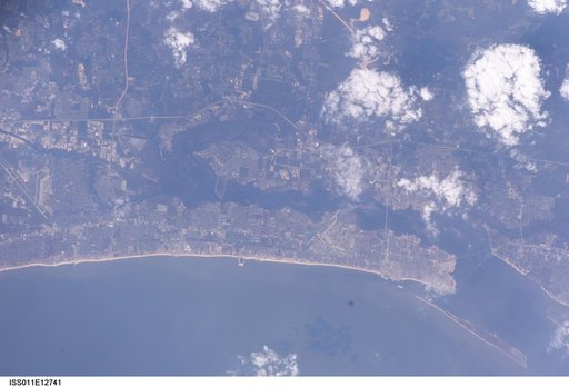 Earth observation taken by the Expedition 11 crew