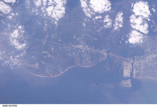 Earth observation taken by the Expedition 11 crew