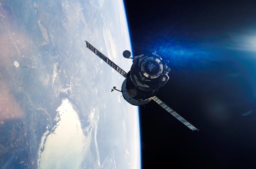 Approach of Soyuz TMA-7/11S