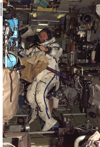 Pontes, wearing a Sokol suit floats in the SM during Expedition 12/13 Joint Operations