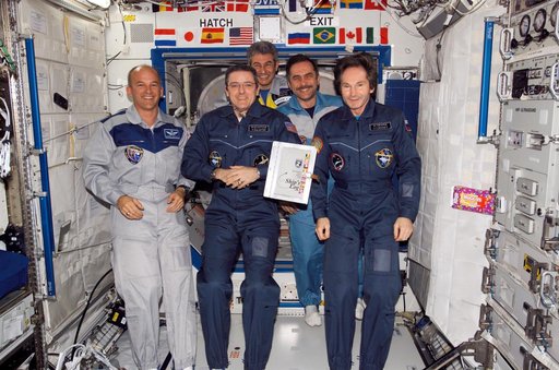 Group shot of crews at the Change of Command Ceremony during Expedition 12/13 Joint Operations