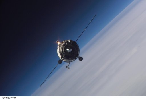 Progress 21 approaches the ISS during Expedition 13