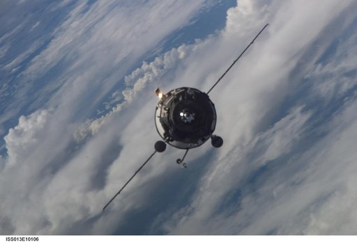 Progress 21 approaches the ISS during Expedition 13