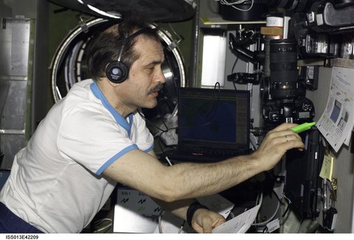 Vinogradov at TORU control system in Zvezda
