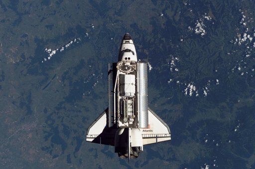 Atlantis and Payload on approach to the ISS