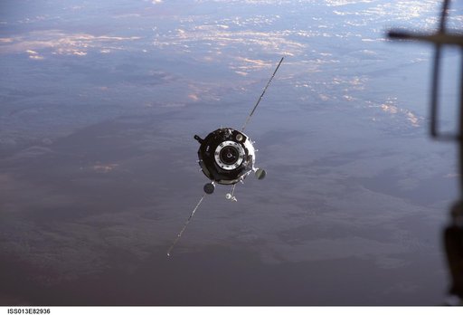 Soyuz on approach to the ISS during Expedition 13