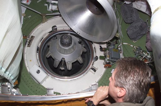 Crew around hatch leading into the Soyuz spacecraft