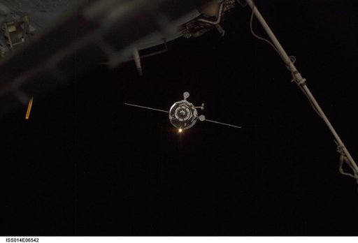 Progress 23 supply vehicle approach