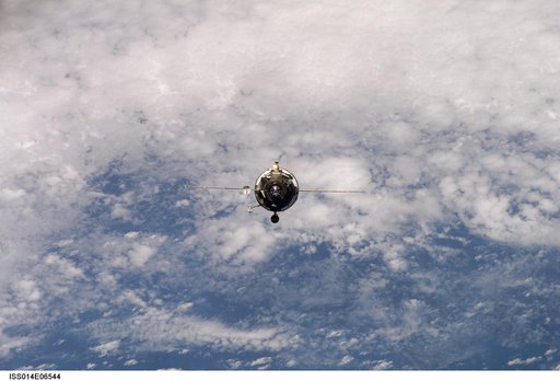 Progress 23 supply vehicle approach