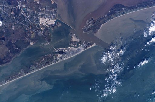 Earth Observations taken by the Expedition 14 crew