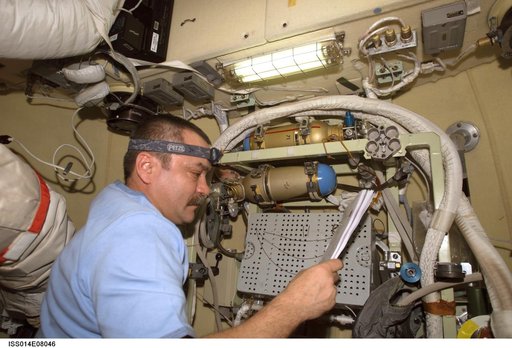 Tyurin conducts check on Orlan interface unit in DC1