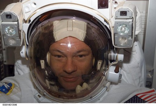 Lopez-Alegria in Quest prior to EVA 8
