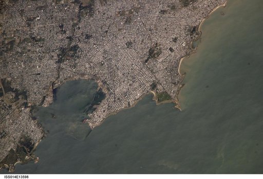 Earth observations taken by the Expedition 14 crew