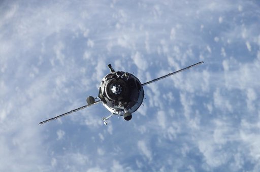 Soyuz 14 (TMA-10) spacecraft approaches the International Space Station