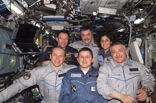 Expedition 14 and 15 joint on-orbit crew portrait