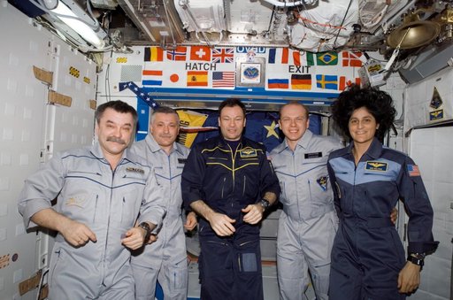 Expedition 14 and 15 joint crew portrait