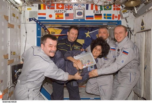 Expedition 14 and 15 joint crew portrait