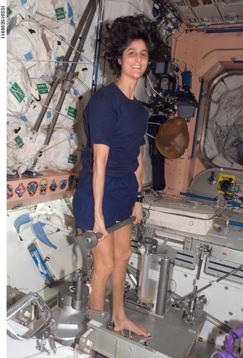 Williams exercises with short bar from the IRED in the Node 1 during Expedition 15