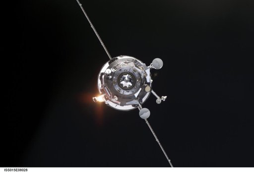Progress Spacecraft approaches the ISS during Expedition 15