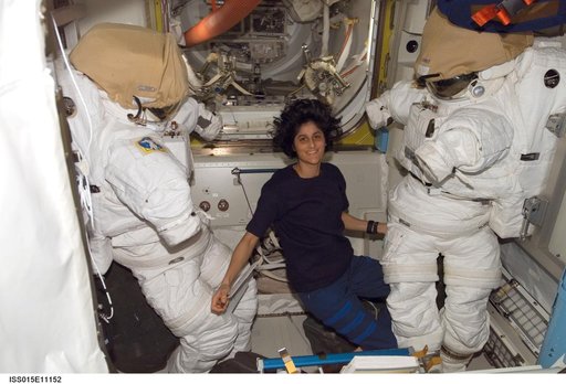 Williams poses for a photo in the A/L during Expedition 15