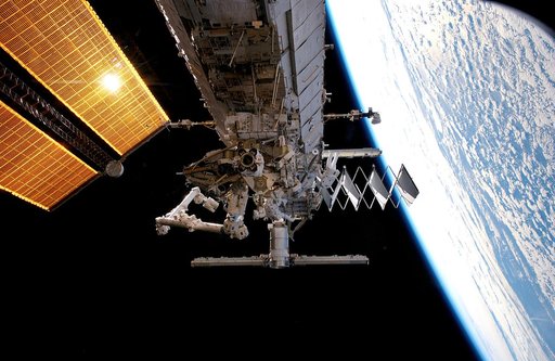 Olivas and Reilly participate in an EVA during Expedition 15/STS-117 Joint Operations