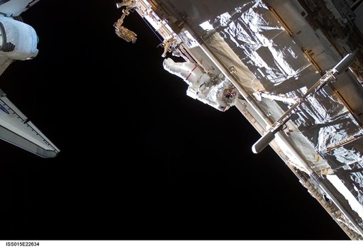 MS Mastracchio during EVA 3 for Expedition 15 / STS-118 Joint Operations